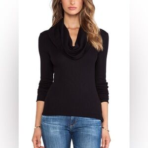Gorgeous Thermal Long Sleeve Cowl Neck in Black
Splendid😍